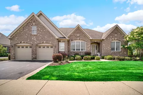 14 Championship Pkwy, Hawthorn Woods, IL 60047