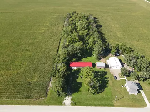 880 E 1200 N Rd, Melvin, IL 60952