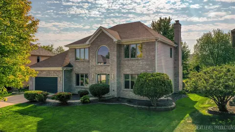 2516 Bangert Ln, Naperville, IL 60564