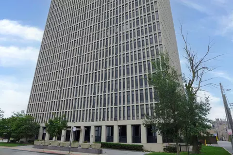 6700 S South Shore Dr #25A, Chicago, IL 60649