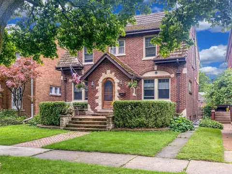 2808 Garrison Ave, Evanston, IL 60201