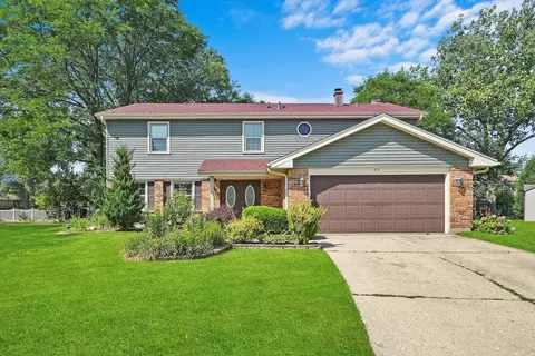 165 Courtenay Ln, Schaumburg, IL 60193