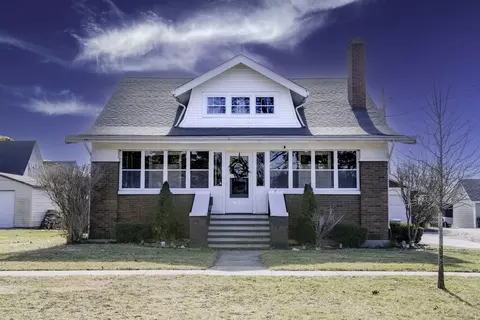421 E 9th St, Gibson City, IL 60936