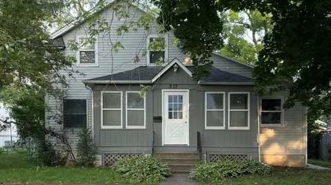 317 S 8th St, Dekalb, IL 60115