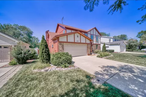 1236 N Scarlet Dr, Addison, IL 60101