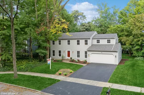 923 S Charles Ave, Naperville, IL 60540