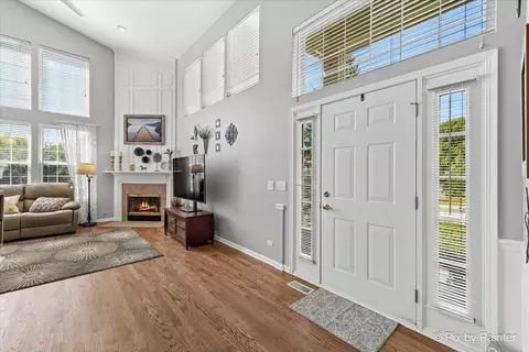 2749 Bay View Cir, Algonquin, IL 60102 photo 4