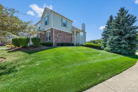 2749 Bay View Cir, Algonquin, IL 60102