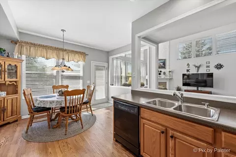 2749 Bay View Cir, Algonquin, IL 60102 photo 12