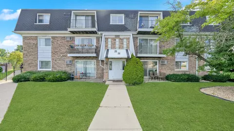 10324 Ridgeland Ave #105, Chicago Ridge, IL 60415