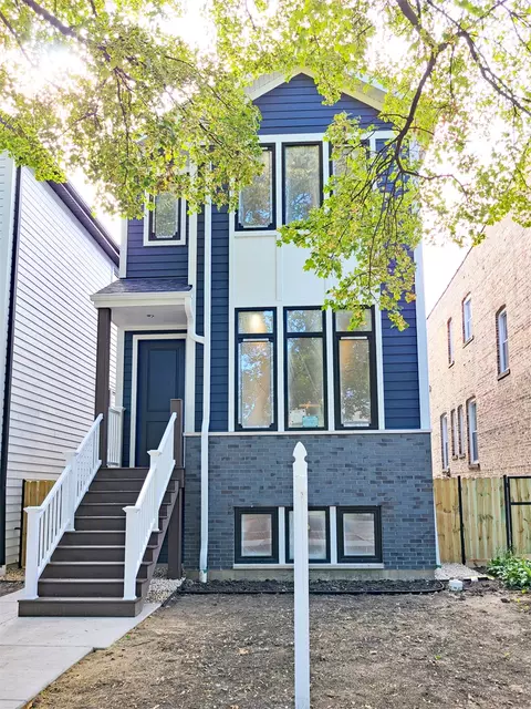5423 W Leland Ave, Chicago, IL 60630