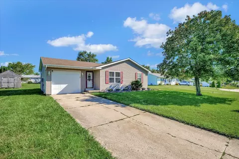 2308 Pheasant Ridge Rd, Mahomet, IL 61853