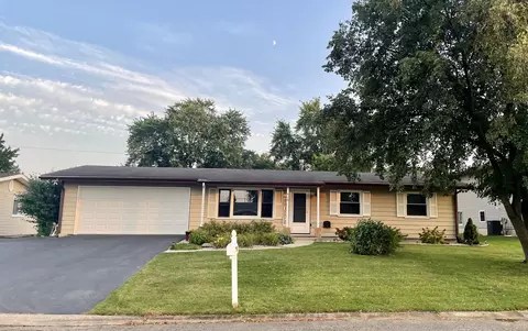 410 Sturgeon Dr, Valparaiso, IN 46385
