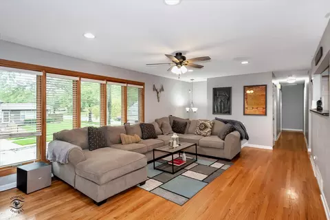 6405 Forestview Dr, Oak Forest, IL 60452 photo 3