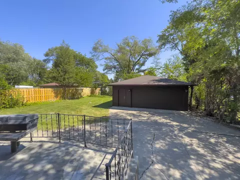 925 N Sumner St, Addison, IL 60101 photo 17