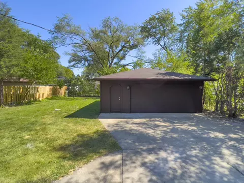 925 N Sumner St, Addison, IL 60101 photo 18
