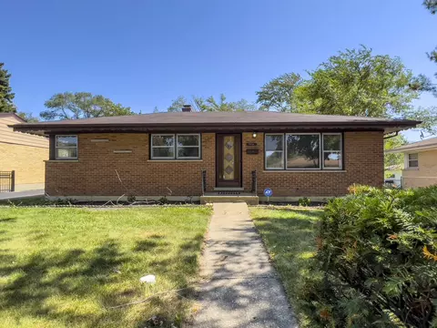 925 N Sumner St, Addison, IL 60101