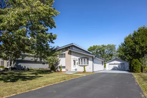 1639 Larry Ln, Glendale Heights, IL 60139