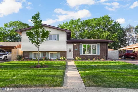 2628 Dana Ave, Waukegan, IL 60087