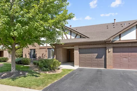 6780 180th St #6, Tinley Park, IL 60477