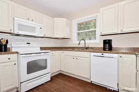 3214 Still Hill Dr, Mchenry, IL 60050 photo 8