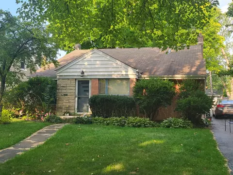104 S Wa Pella Ave, Mount Prospect, IL 60056