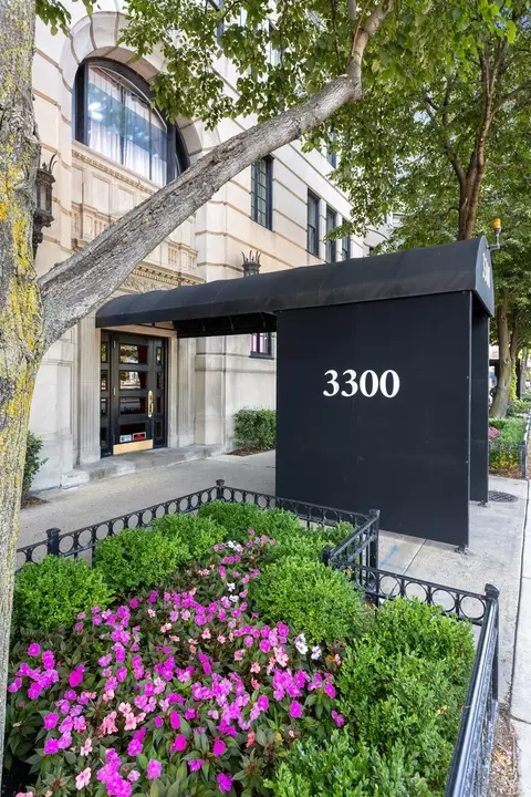 3300 N Lake Shore Dr #1F, Chicago, IL 60657