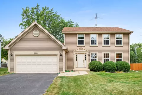 1098 Oak Wood Dr, Carol Stream, IL 60188