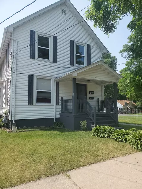 621 Bluff St, Waukegan, IL 60085