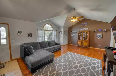 1610 Saddle Run Ln, Beecher, IL 60401 photo 12