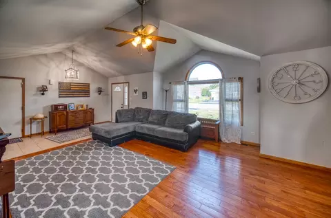 1610 Saddle Run Ln, Beecher, IL 60401 photo 14