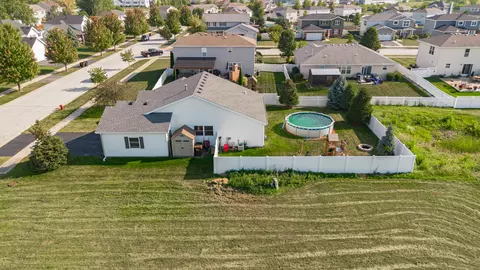 1610 Saddle Run Ln, Beecher, IL 60401 photo 7