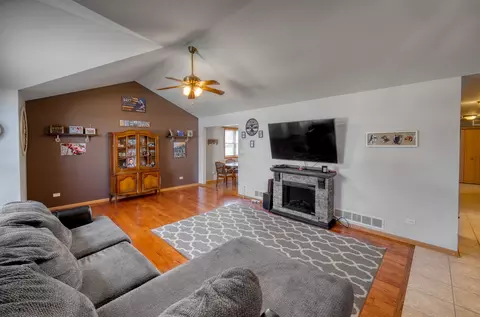 1610 Saddle Run Ln, Beecher, IL 60401 photo 13