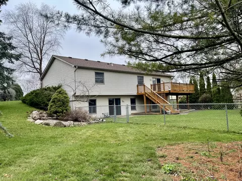 104 Cass St, Spring Grove, IL 60081 photo 2