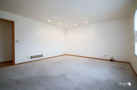 104 Cass St, Spring Grove, IL 60081 photo 4