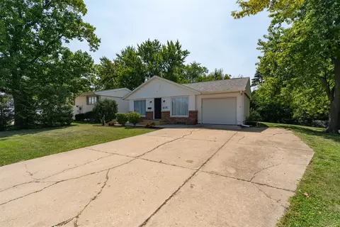 415 W Raab Rd, Normal, IL 61761 photo 6
