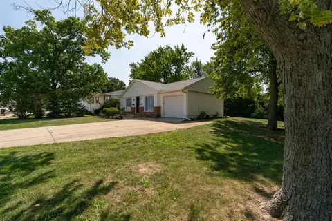415 W Raab Rd, Normal, IL 61761 photo 7