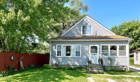 607 Mohawk St, Joliet, IL 60432