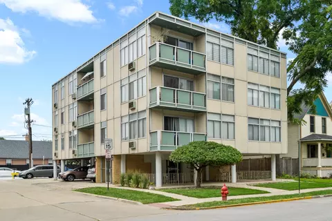 221 N Marion St #1C, Oak Park, IL 60302
