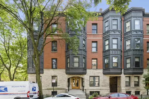 501 W Fullerton Pkwy #4, Chicago, IL 60614