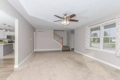 2111 Dawson Dr, Normal, IL 61761 photo 8