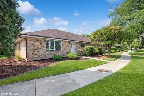 7500 W Willowood Ct #33, Orland Park, IL 60462