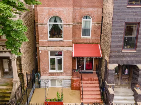 2647 W Evergreen Ave, Chicago, IL 60622