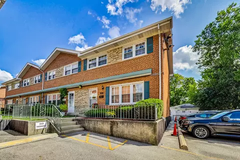 4550 N Milwaukee Ave #H, Chicago, IL 60630