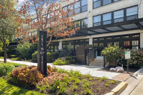 1071 W 15th St #105, Chicago, IL 60608