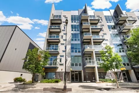 1132 W Adams St #2W, Chicago, IL 60607