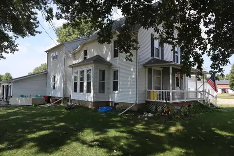 104 S Joy St, Tampico, IL 61283
