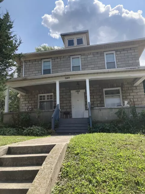949 E New York St, Aurora, IL 60505 photo 5