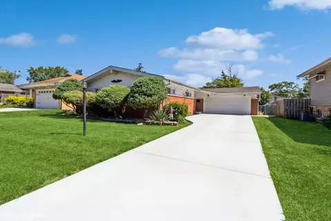 1007 S Summit Ave, Villa Park, IL 60181