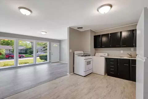 1120 W Eureka St, Champaign, IL 61821 photo 9